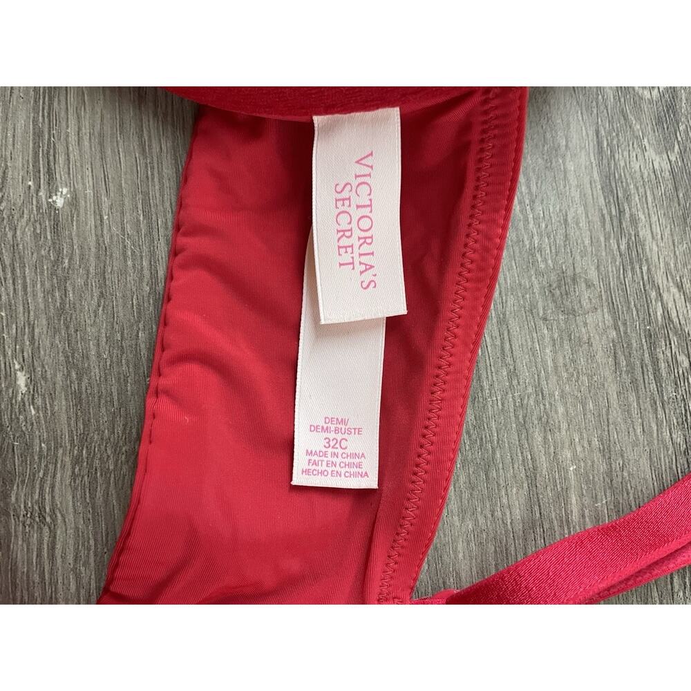 Victoria's Secret Red Satin & Black Lace Demi Bra – 32C – Underwire - Picture 4 of 7